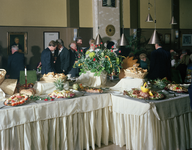 116829 Afbeelding van een buffet in de sociëteit De Vereeniging (Mariaplaats 14) te Utrecht.